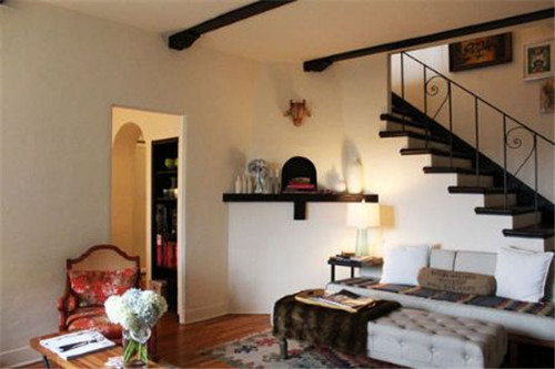 復(fù)式樓梯怎么設(shè)計(jì)節(jié)省空間？沈陽整裝家裝公司哪里專業(yè)